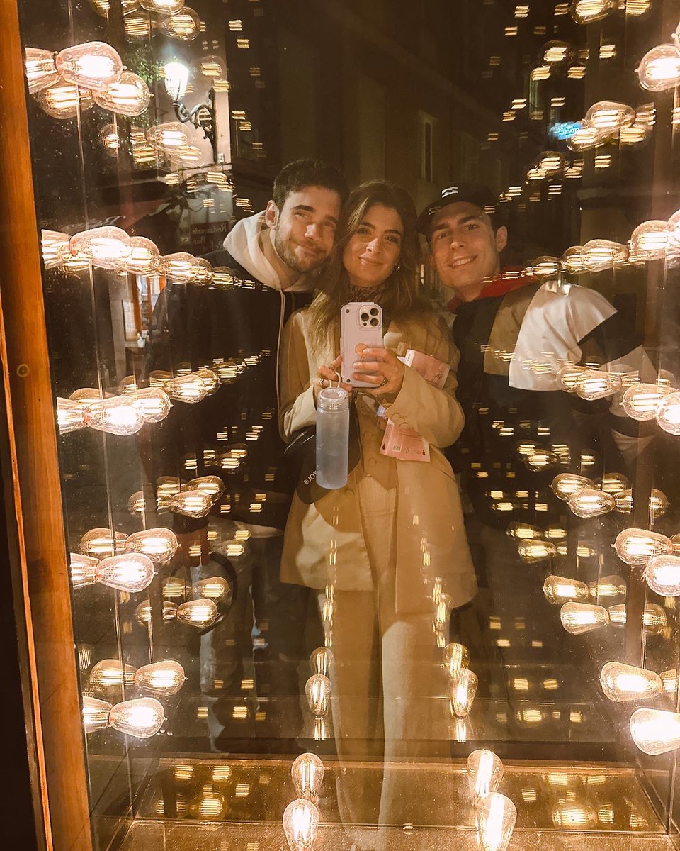 jamas imaginamos que un día caminaríamos juntos por Madrid.