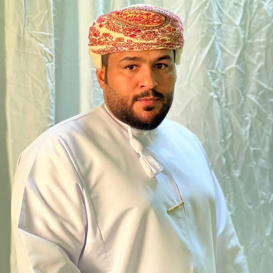 ClLBA3's tweet photo. *وفي ختـام العيد* 
             *نقول لكم​* 
✍🏻.. إن شاء الله تعـود الأماني 
وتدور الأيام بيننا 
ونحن أحبة في الله 
لا يعكر صفونا عواصف الأيام وتقلباتها.. 
أو غبار السنين وتراكماتها.. 
ونـرجـع نعـايـد بعضنا 
سنيـن عديدة ٠٠ وأعوام مديدة 
وأنتم في أتم الصحة والعافية٠
🖊️ 💛 https://t.co/sZl7QypDAw
