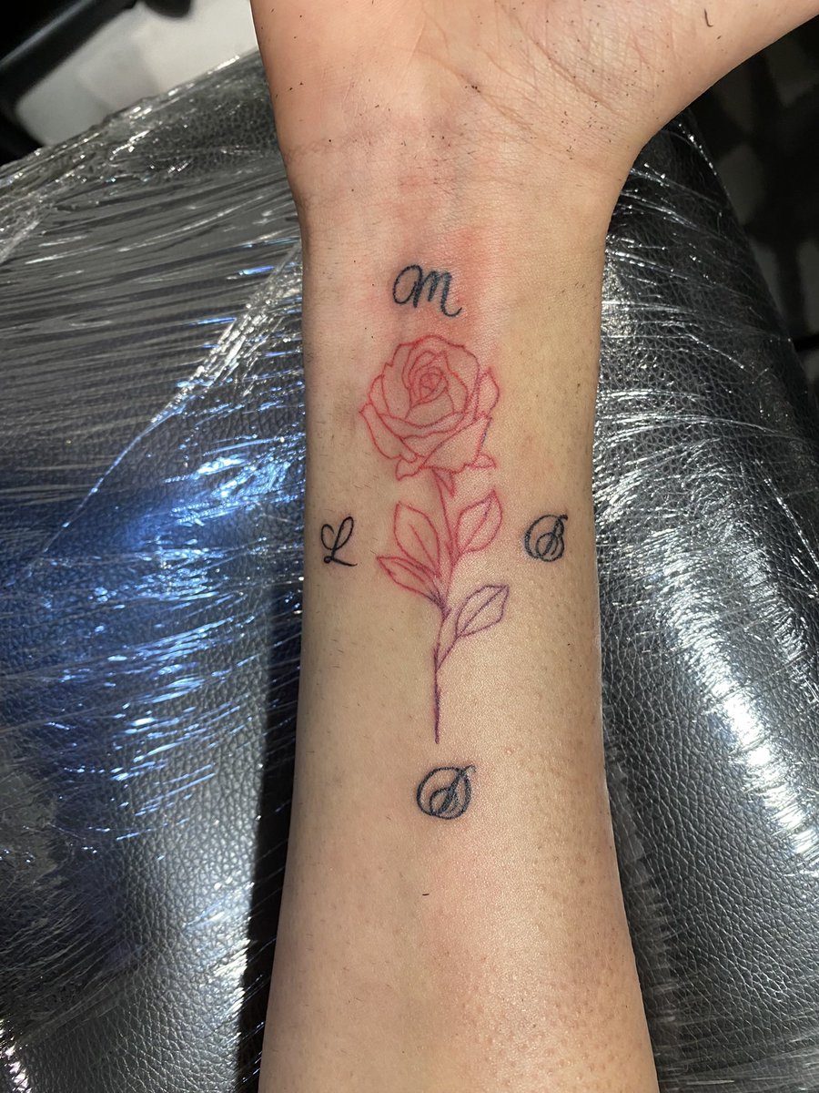 kyrakake1's tweet photo. Massive update, I’m a junior tattoo artist now! Here’s some of my recent work! :) https://t.co/b3fFccOEet