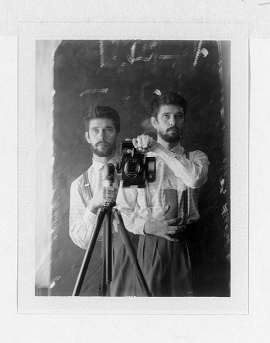 Ben Whishaw photographed by Tim Walker

❤️

#timwalker #benwishaw #blackwhite #phoyographylovers #portait #selfportaitphotography