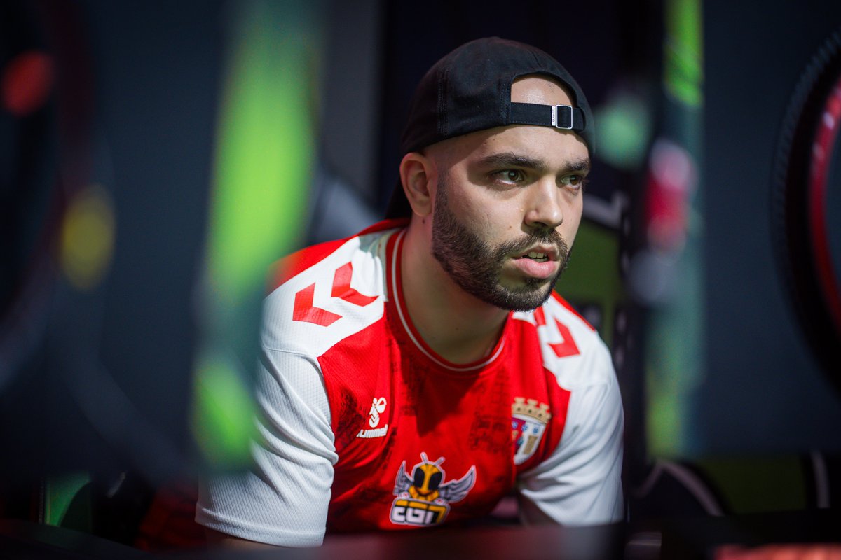 SCBragaEGN's tweet photo. Licapu time ⌚

Licapu entra hoje em ação no Grupo B da #FPFGrandeFinal 2023 🎮

🆚 Fase de grupos (Grupo B)
⌚ 16h00
📅 1 de julho 2023
📺 https://t.co/PA0fcoGIbu

@EGNesports 

#PorMais #BeEGN https://t.co/K8dNVcZgEi