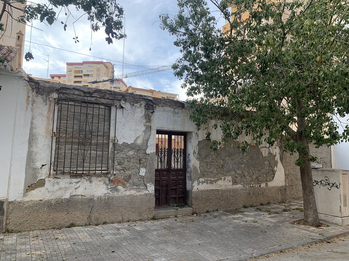 FranzVanPelt's tweet photo. 🧐 ¿Cuál es el barrio más internacional de Málaga? 🇭🇳🇦🇷🇺🇸

All right! Demos una vuelta por el Barrio de América 🧶🧵👇 https://t.co/h1WacCkamV