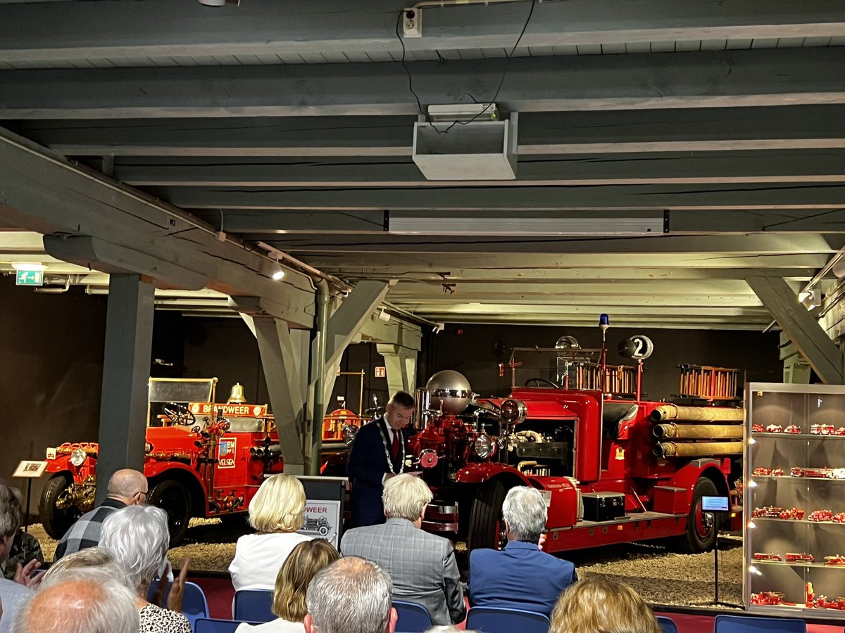 Vandaag 60 jaar Brandweermuseum, een museum wat door vrijwilligers wordt gerund. Waar de gehele heritage van de Nederlandse brandweer is te bezichtigen. Een bezoek is zeker de moeite waard.