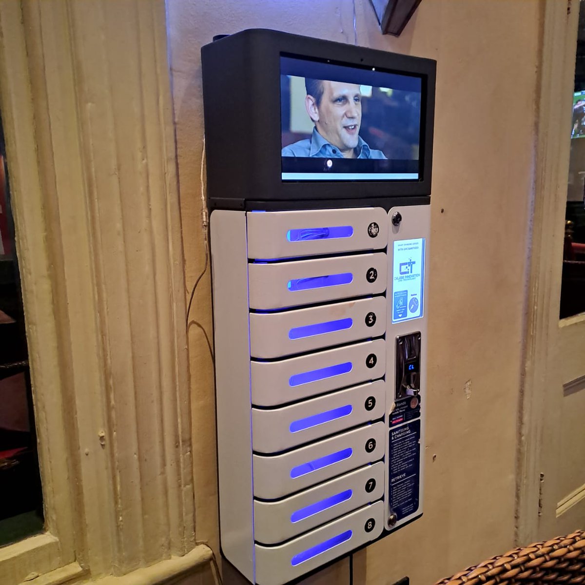 caleb_info's tweet image. 🔋📱 Keep Your Phone Alive Outdoors! Rapidly Expanding Cellphone Charging Stations Across South Africa 🌍⚡️ #ChargeOnTheGo #StayPoweredUp