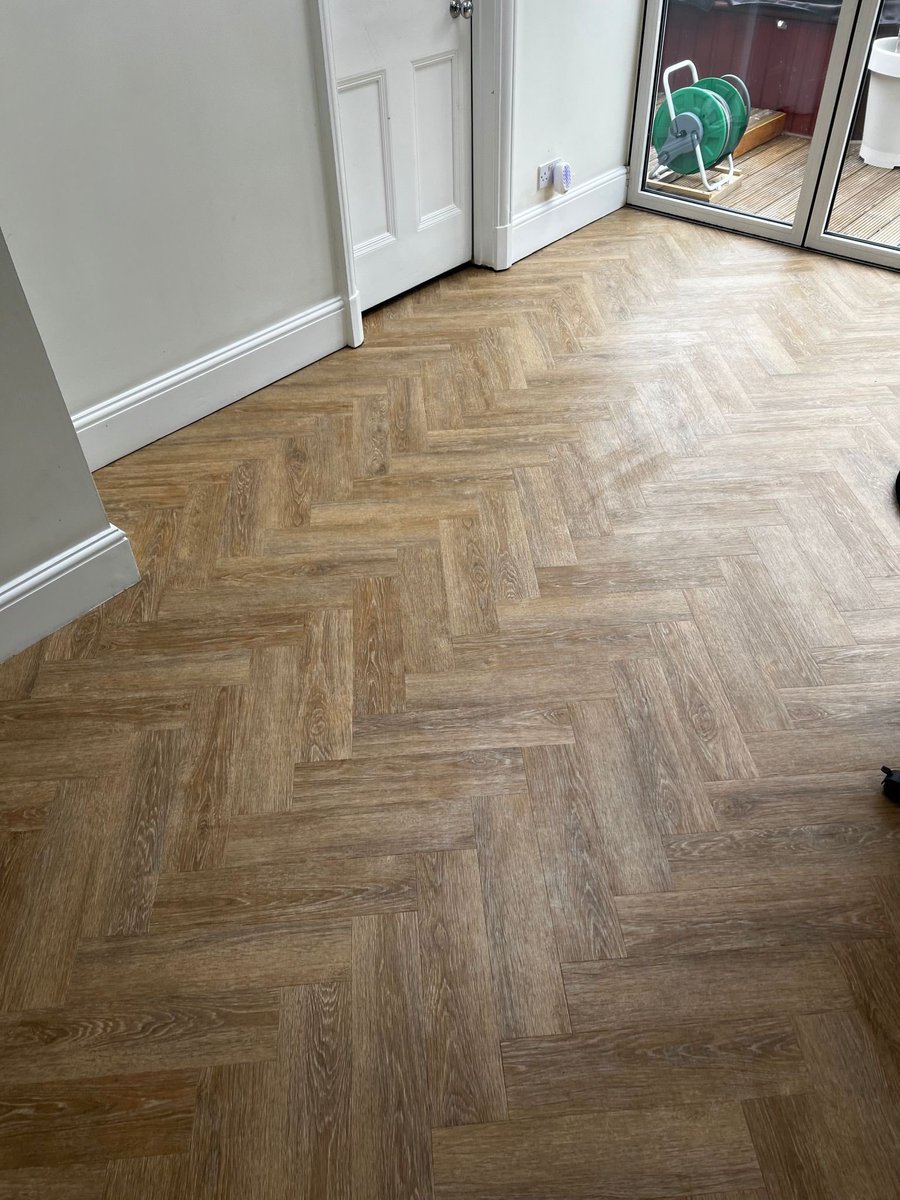 Graham Lee Carpets tweet media