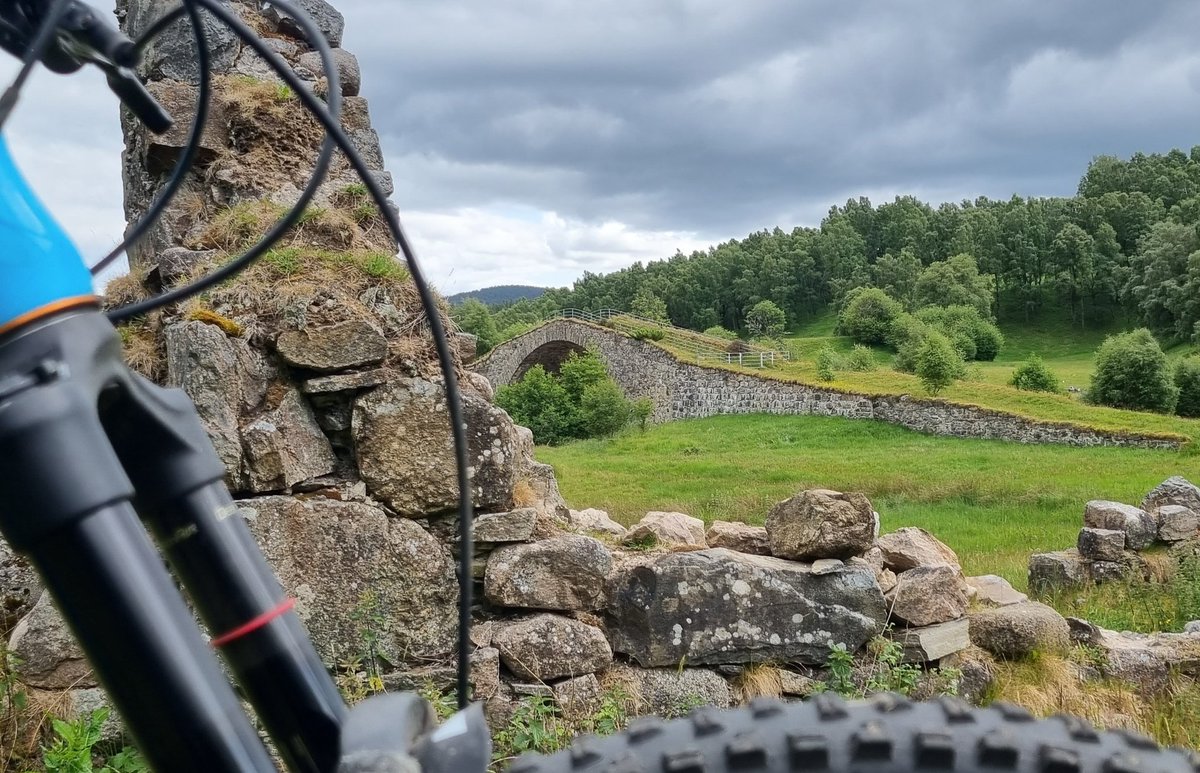 Cool bridges are a feature of many MTB routes in the Highlands. Thankfully, you can't drive over the 18th Cent Sluggan bridge, and you have to put the effort in to get to it 😊 #bridges #scottishhighlands #cairngormsnationalpark #cairngorms #mtb #cycling #Scotland