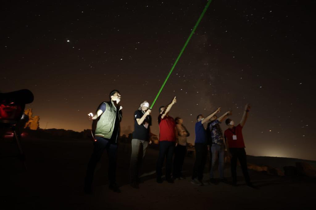 ProfHasanMandal's tweet photo. ✨Başarılarımız Kadar Parlak Yıldızları da Birlikte Gözlemlemek İçin Sizi de Aramıza Bekliyoruz!🔭

10-13 Ağustos'ta Antalya Saklıkent'te, gökyüzünün gizemlerine birlikte şahit olacağımız @Tubitak Gökyüzü Gözlem Etkinliğimize başvurular devam ediyor!

👉https://t.co/v2TkXls90r https://t.co/faQH69DYHg