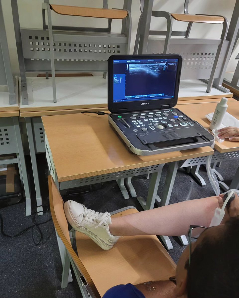 auf_jeden_fall's tweet photo. III jornades ecografia. Temps per apendre, retrobaments, ganes de més #jornadesecoap volem formació pels equips @icscatalunya #camfic #sellomontbaig #terresdelebre #atencióprimària #medicinafamiliarycomunitaria #formaciocontinua #ecografia #ecografiaclinica https://t.co/rpEtRbdYRF