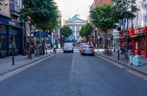 Dublin's Parliament Street will be traffic-free every weekend from today until late August #irishbiz #royalfamily #princeharry dlvr.it/SrW9d8