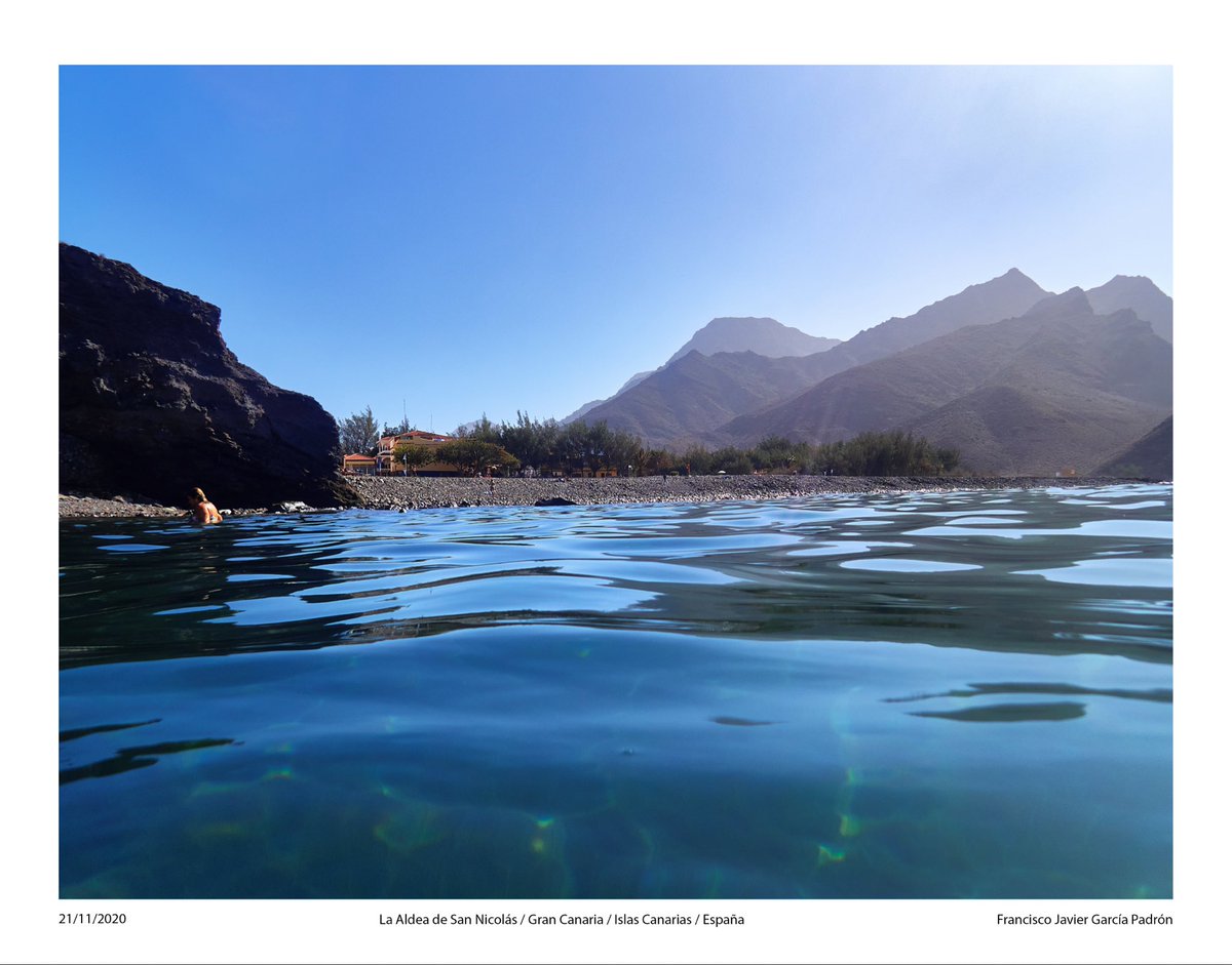 *BuenosDías #FotografíaPaisaje #Mar #Bañistas #Costa #Montañas #Cielo #Azul #LaAldeadeSanNicolás #GranCanaria #IslasCanarias #España