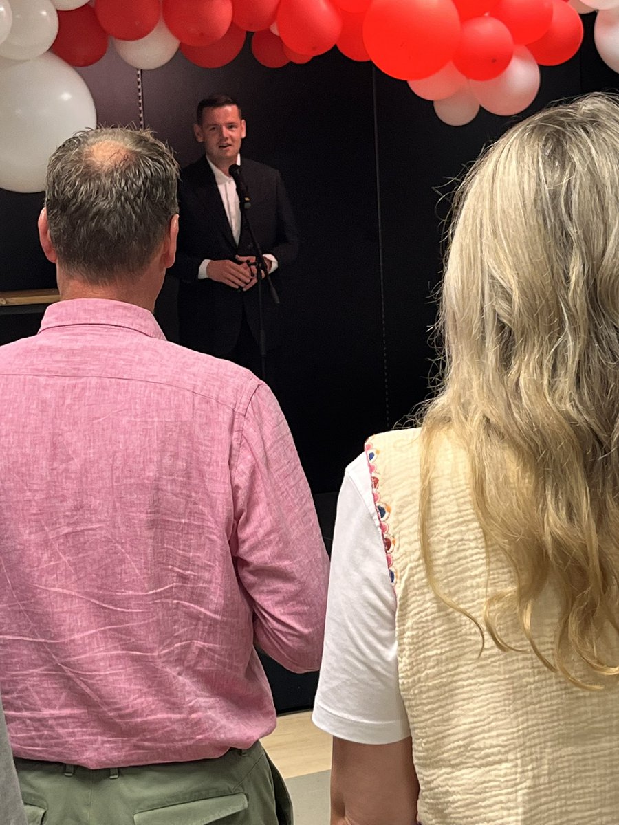 pieterdijkman's tweet image. Opening van de nieuwe #Laat #Alkmaar door onze wethouder @ChristiaanPeet1 @vvdalkmaar en bolwerk vz  #bjornmulder