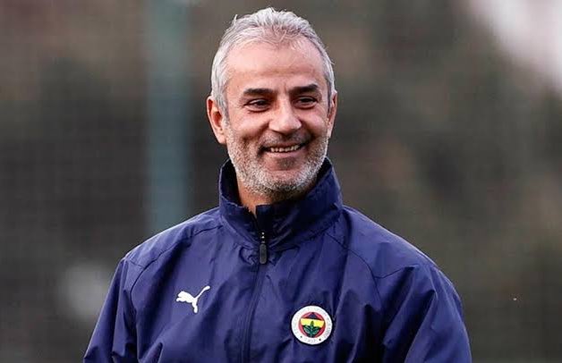 Fenerbahçe’nin neferi İsmail Kartal…

Her zor durumda hiç tereddüt etmeden Fenerbahçemizin hizmetine koşan Camiamızın can evladı #İsmailKartal ‘a destek olmak her Fenerbahçelinin boynunun borcu…
#KalplerBeraber💛💙
@Fenerbahce