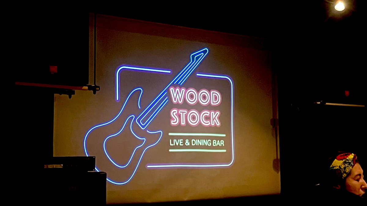 xxxgodktyxxx's tweet photo. 今夜は久々の白鳥凰で渋谷桜ケ丘Woodstock🦢🦁🐮
やっぱりWoodstockの空間が好きなんだよなー🍻
お酒が美味しい🍻スタートしましたー٩(ˊᗜˋ*)و♪ https://t.co/O4vQCZEa1G