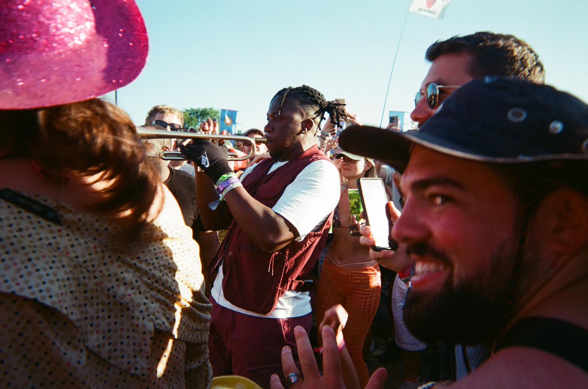 This was one of the best moments of #glasto when Ife parted the crowd to come and dance with us! @Northernechoes @EzraCollective