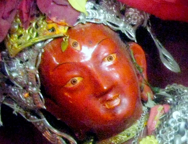 A Haunting #Beauty
bit.ly/3pwAmc2 
<a href="/tsemtulku/">Tsem Tulku Rinpoche</a> <a href="/frozbyte/">Pastor David</a> 

I love this #Vajrayogini statue the most out of the many ancient statues featured in the Vajrayogini book. Just look at her face! Her three beautiful eyes seemed to be staring back from a different time and place.