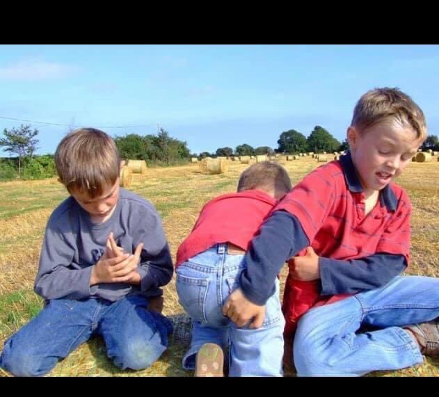 ElaineARoche's tweet photo. Memories ❤️❤️❤️ one of those little boys is off to Malta tomorrow for a study elective the other is on his way home from #Budapest and that feels like yesterday #sons #uilliam #caoilfhinn #brannach https://t.co/kmHHq9Y9HD