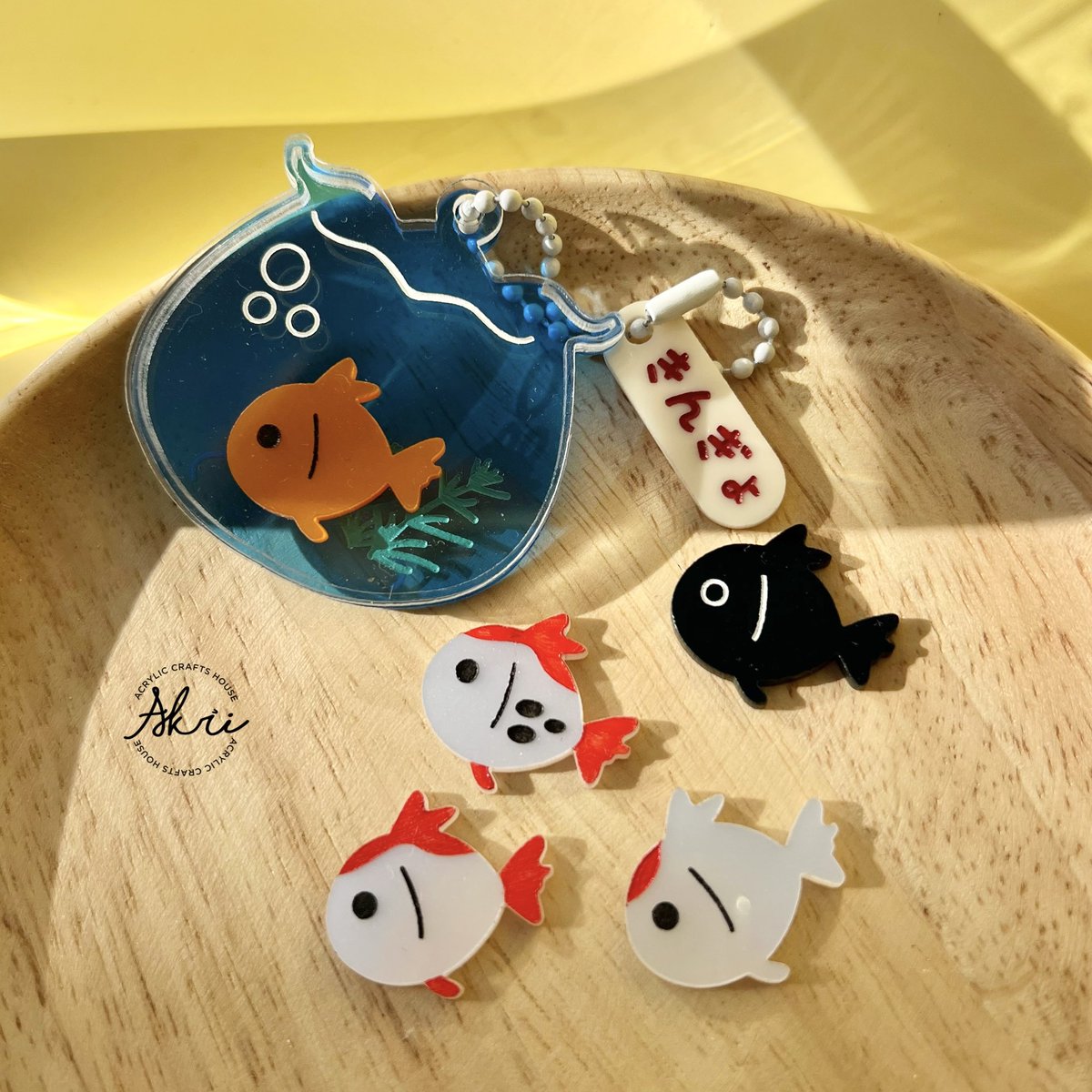 AcrylicAkri's tweet photo. งานกล่องเขย่าจี้ แบบยิงลงสี 
เป็นอีกเทคนิคที่เหมือนอยู่ข้างเตียงแต่ยังไม่เคยทำซักที 
พอทำออกมาแล้วน่ารักจริงๆ ด้วยค่ะ 💖
สามารถใช้ลูกเล่นจากสีแผ่นเพิ่มความน่ารักให้งานได้ด่วยน๊า
ฝาหน้า กรอบ ฝาหลัง และจี้ด้านใน ลูกค้าสามารถออกแบบเองได้ใหม่หมดเลยค่ะ ✨ https://t.co/WJ6ZwFvWML