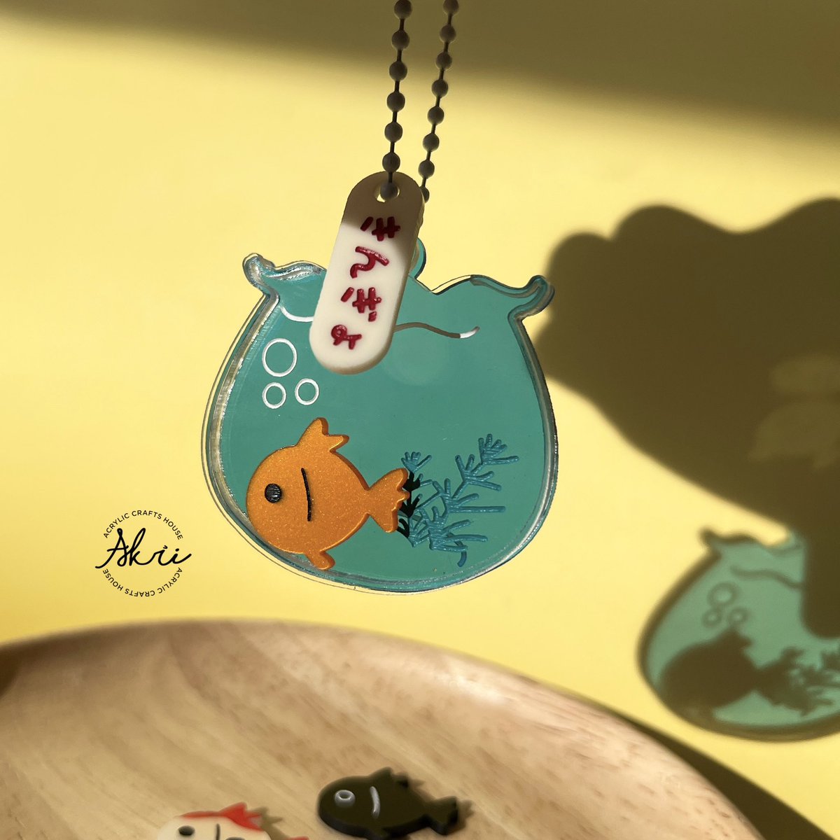AcrylicAkri's tweet photo. งานกล่องเขย่าจี้ แบบยิงลงสี 
เป็นอีกเทคนิคที่เหมือนอยู่ข้างเตียงแต่ยังไม่เคยทำซักที 
พอทำออกมาแล้วน่ารักจริงๆ ด้วยค่ะ 💖
สามารถใช้ลูกเล่นจากสีแผ่นเพิ่มความน่ารักให้งานได้ด่วยน๊า
ฝาหน้า กรอบ ฝาหลัง และจี้ด้านใน ลูกค้าสามารถออกแบบเองได้ใหม่หมดเลยค่ะ ✨ https://t.co/WJ6ZwFvWML