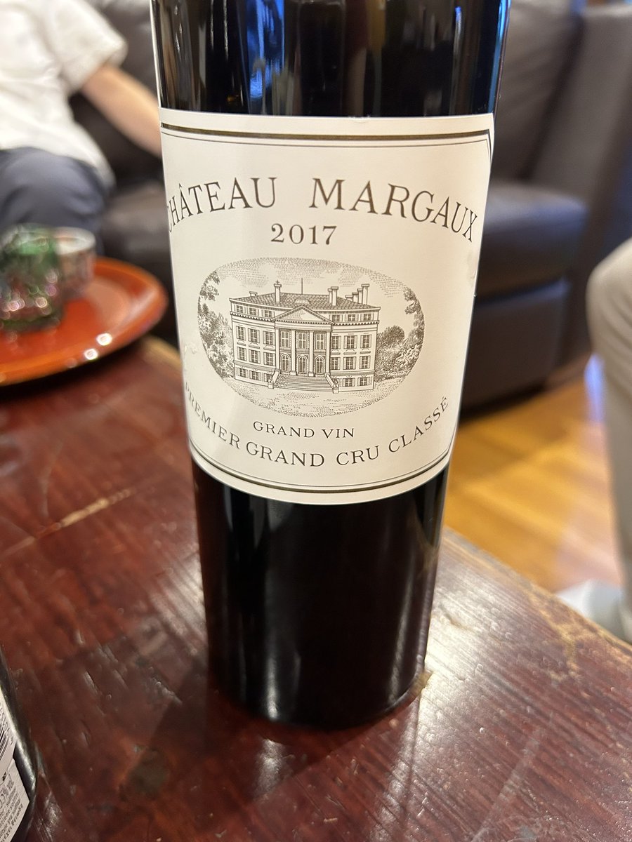 TAKEYAMA55's tweet photo. 今日は友人宅でワイン🍷 https://t.co/gKVsdv0nPq
