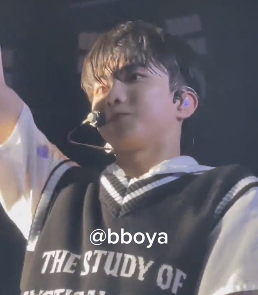 everydayQ_'s tweet photo. 우웅                                     웁! https://t.co/Mof9P0x2CN