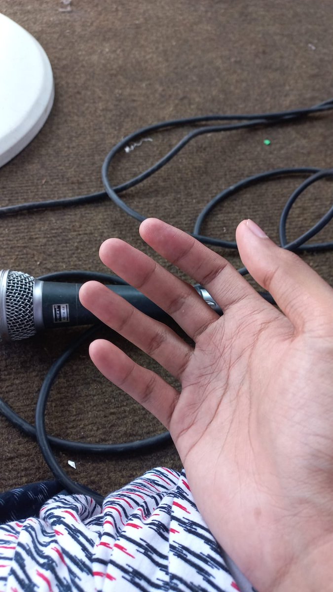 Rikaftm's tweet photo. Lebih baik bertengkar karena cinta daripada diam kesepian menanggung benci. https://t.co/IUhEsci8qa