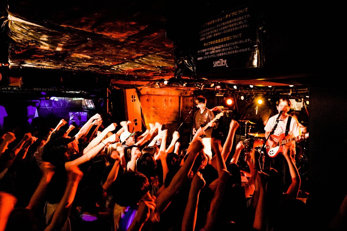 BYLINZIBOYZEB's tweet photo. 6月30日(金)

#バイリンジボーイ pre.「l LOVE YOUを歌いに行くぜツアー」
@下北沢SHELTER

来てくれたみんなありがとう👊
ツアー終了！これが3人での最後のステージでした‼️
全て出し切った！！

貴志またな！

これからの俺達もよろしく！！

photo by @akaikai_69 https://t.co/B6Zo5c5FeV