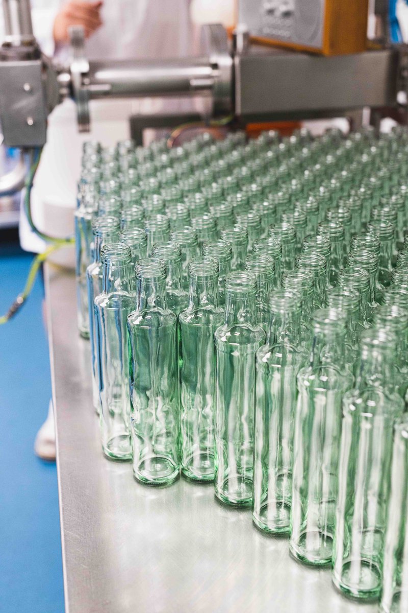 It's #plasticfreejuly 

Our entire condiments range is packaged in recyclable glass, and we promote keeping our plastic to a minimum by packing our oils in reusable cardboard boxes for storage. We also have environmentally focussed bottle sizes and launched our refill system.