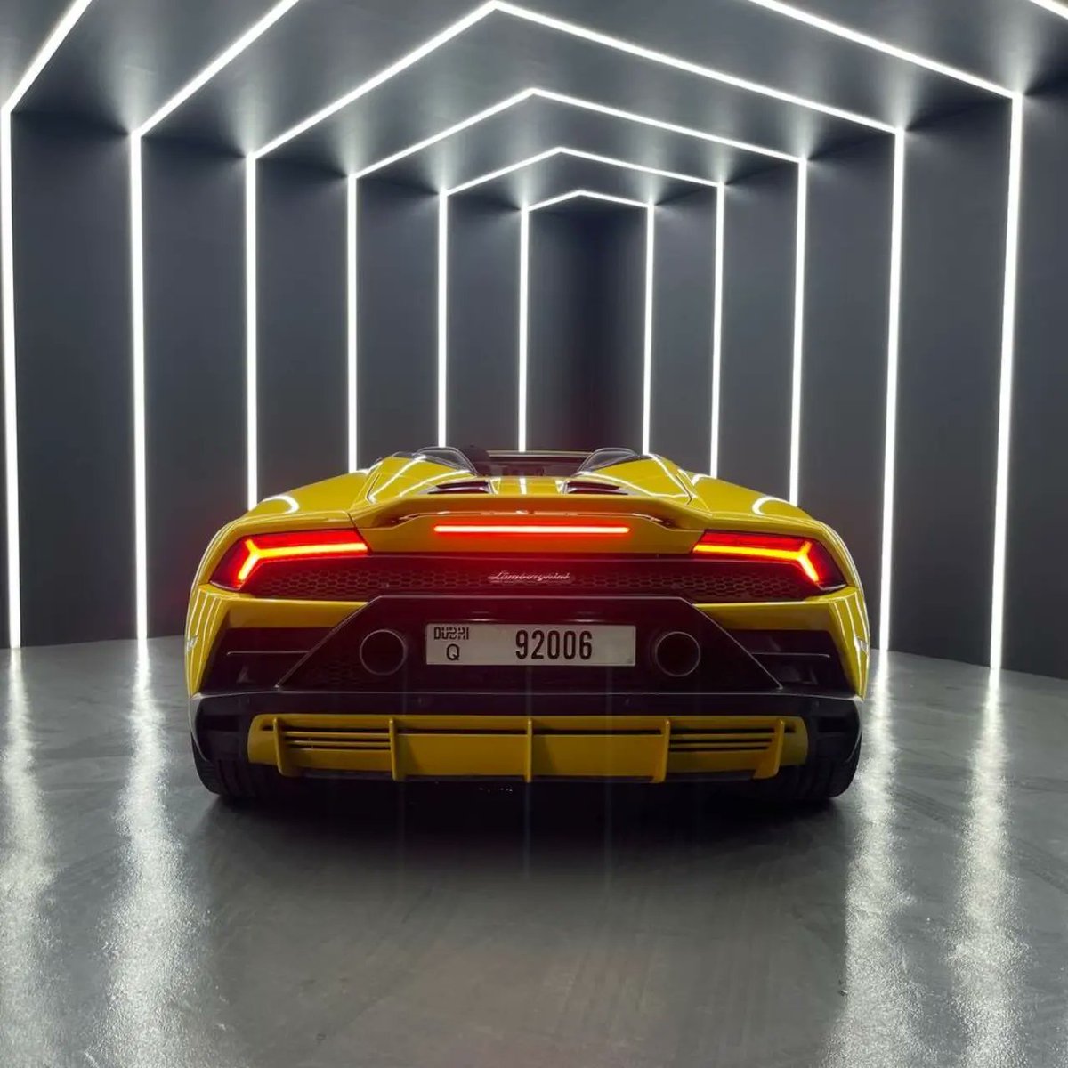 SharkRent's tweet photo. Looking for a convenient and reliable car rental experience? Look no further! Blue shark car rental has got you covered
We offer a wide range of vehicles to suit your needs, whether it's a family trip or a business venture.
Book today and hit the road #CarRental #Reliability https://t.co/4UCAlfX8QG