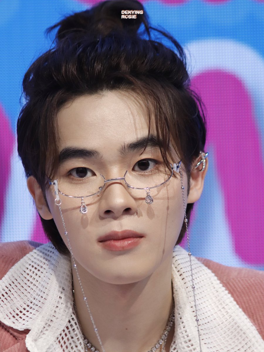 ROSiE_199x's tweet image. ไม่รู้จะปักโพอะไรร

#มาร์คเกิดใหม่XBommu
#bommu