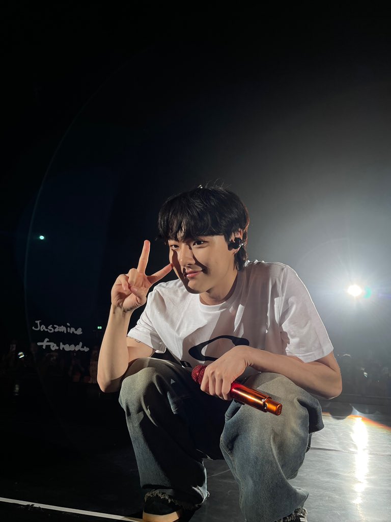 8wwdz's tweet photo. seungyoun you made my year, made me the happiest person, thank you for taking my board thank you for singing rebound eventho u cant rmbr, i love you more than i can put into words i love you so much. https://t.co/dOK0rgpwW5