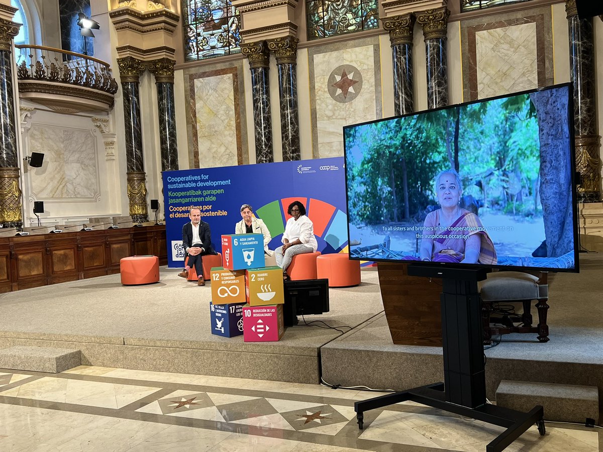 COCETA (@coopsdetrabajo) on Twitter photo #ODS 4, 5, 8 y 10: un mundo más justo pasa por una educación de calidad al alcance de todas las personas, el trabajo decente y la reducción de todas las desigualdades. ➕Coops➡️➖desigualdad
Con <a href="/albizuri_inigo/">Iñigo Albizuri Landazabal</a>, <a href="/LuisMi_Jurado/">Luis Miguel Jurado Mancilla</a> por #COCETA y Xiomara Céspedes
#CoopsDay 2023 #ODS 4, 5, 8 y 10: un mundo más justo pasa por una educación de calidad al alcance de todas las personas, el trabajo decente y la reducción de todas las desigualdades. ➕Coops➡️➖desigualdad
Con <a href="/albizuri_inigo/">Iñigo Albizuri Landazabal</a>, <a href="/LuisMi_Jurado/">Luis Miguel Jurado Mancilla</a> por #COCETA y Xiomara Céspedes
#CoopsDay 2023