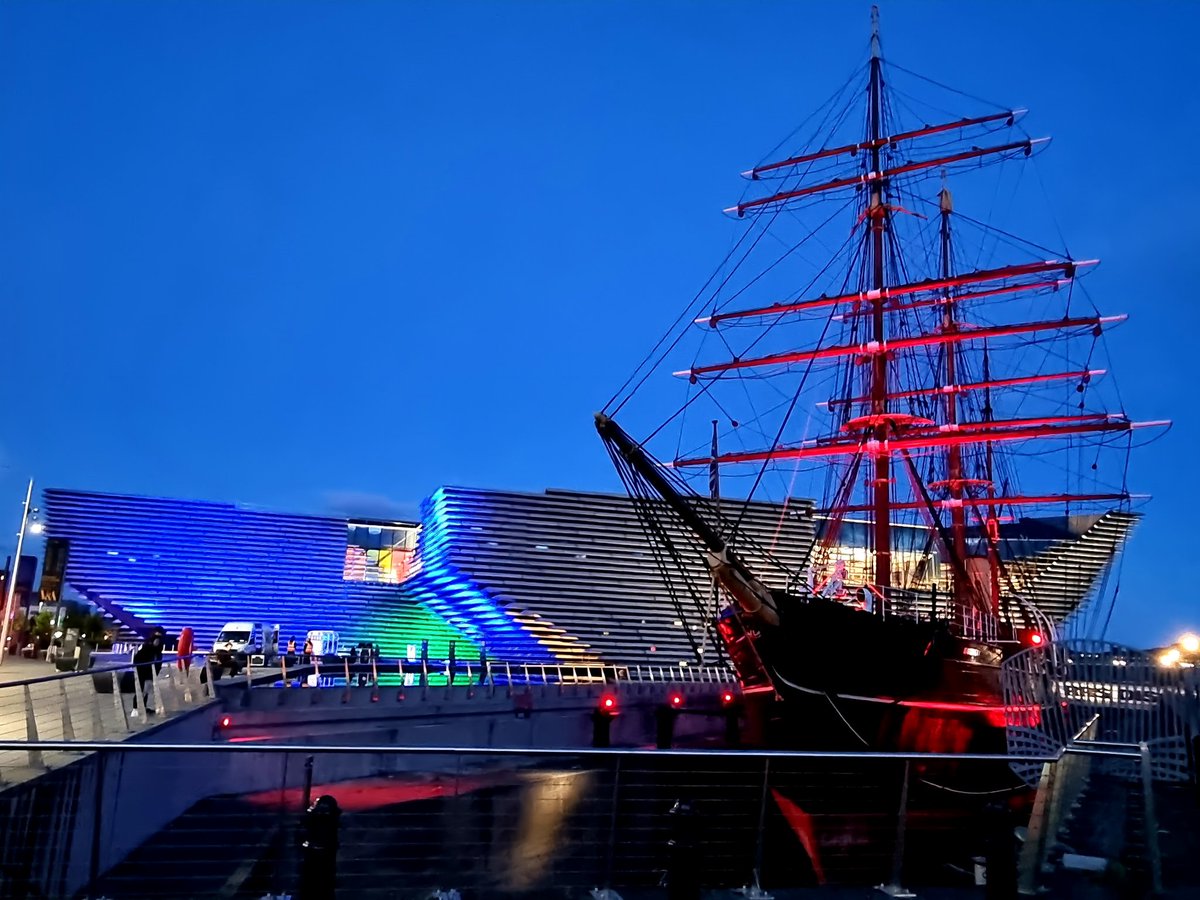 @DiscoveryDundee 
Happy Birthday fae The Security Team at The V&A