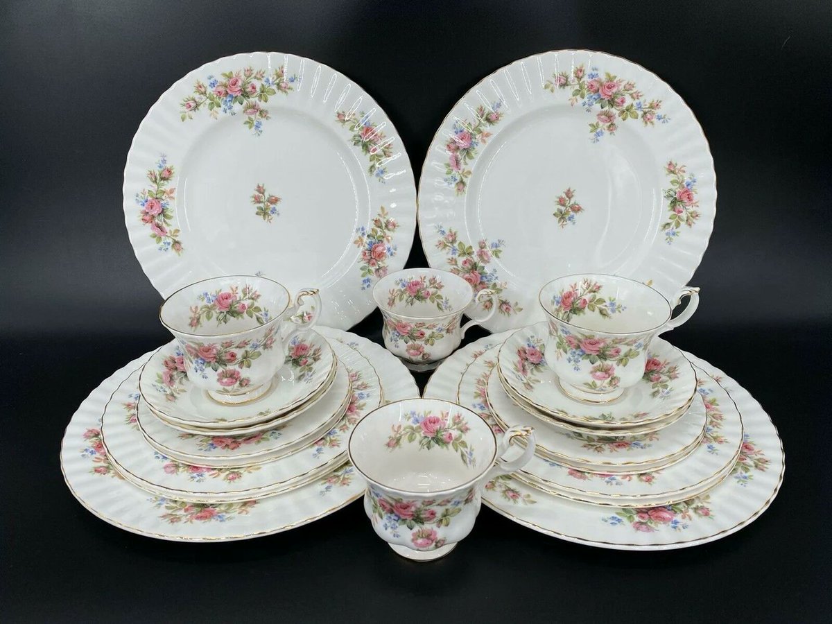 G97816960Girl's tweet photo. Royal Albert Moss Rose bone china tableware made in England. https://t.co/dLGnul5B16 via @Etsy #BuyfromGroovy #antiqueshop #tableware #vintagetableware #dinnerware #RoyalAlbert #RoyalAlbertMossRose #MossRose #dinnerwareset #EtsySellers https://t.co/crKNsQEHH0