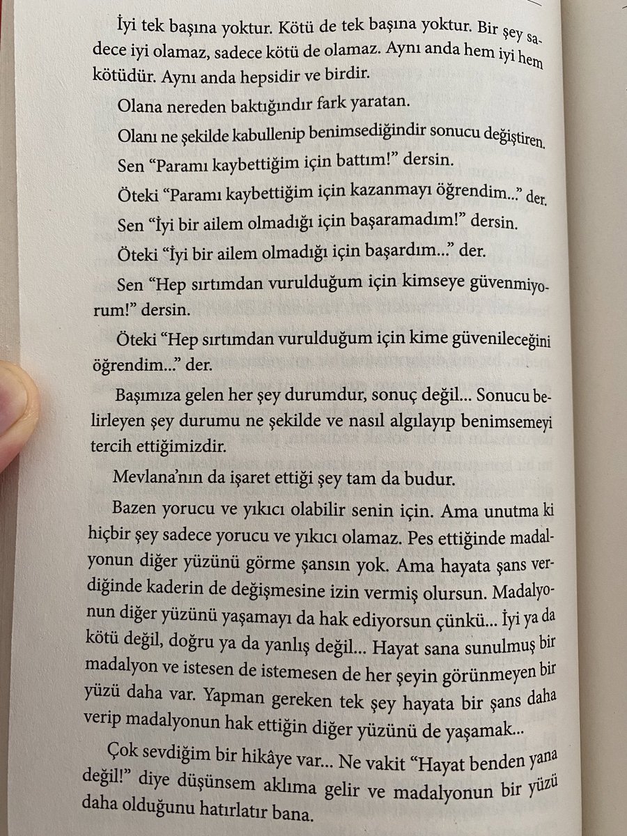 KriptoKeman's tweet photo. #kitap #yaşam #hayat 
Benzer bir olayı, yaşantıyı sen KÖTÜ/ŞER yorumlarsın ve ona göre yol alırsın, diğeri İYİ/FIRSAT yorumlar ona göre yol alır. 🌱 https://t.co/xYP9hEu4Cw