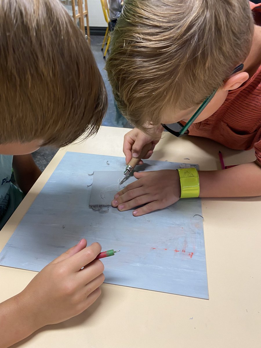 EMihiel's tweet photo. Présentation aux familles de notre projet artistique @daac_nancy_metz suite à la résidence de l’artiste Manon Galand @ventdesforets . 
@DSDEN55 @ICommercy https://t.co/Qo01rdBcdw