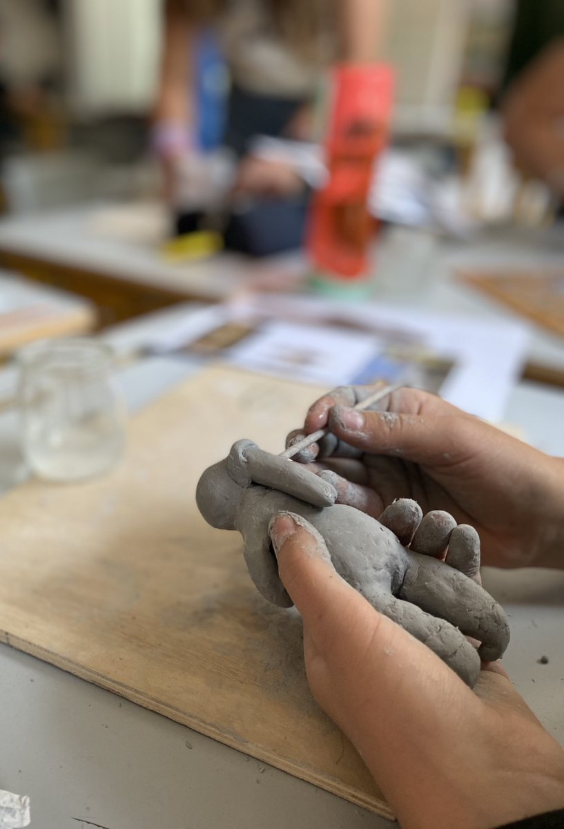 Présentation aux familles de notre projet artistique <a href="/daac_nancy_metz/">Sophie Renaudin #EAC #lecture #oral #territoires</a> suite à la résidence de l’artiste Manon Galand <a href="/ventdesforets/">Vent des Forêts</a> . 
<a href="/DSDEN55/">DSDEN55</a> <a href="/ICommercy/">IEN de Commercy</a>