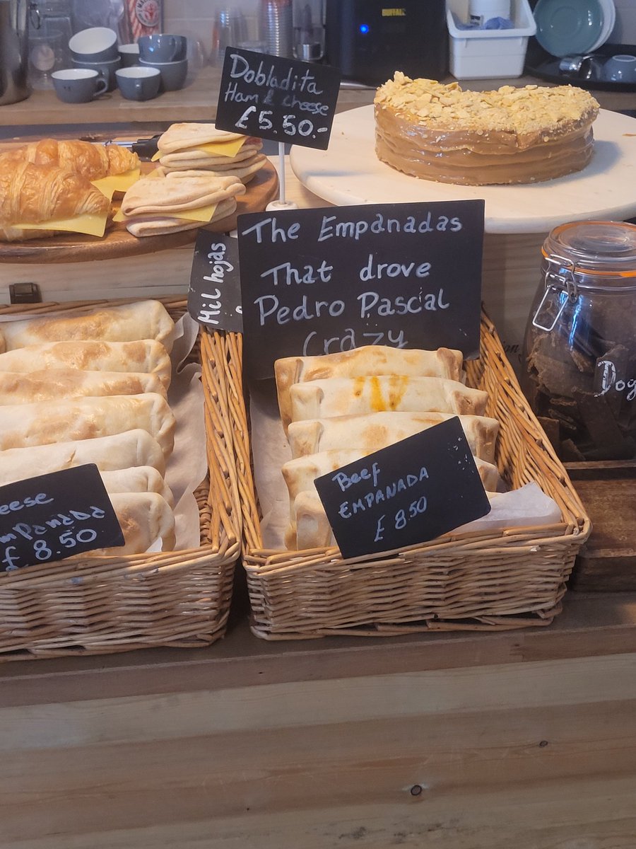 Today I learned some empanadas in a random coffee place in Paddington drove Pedro Pascal crazy