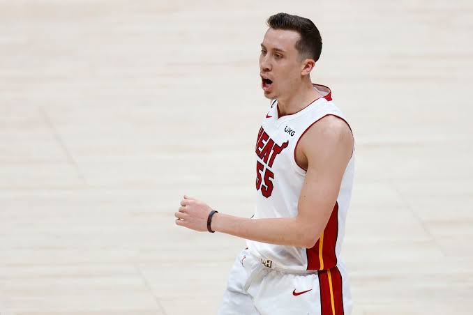 naveenganglani's tweet photo. Kendrick Nunn: 2 years, $10.5M

Duncan Robinson: 5 years, $90M

Caleb Martin: 3 years, $20M (and another payday coming soon)

Gabe Vincent: 3 years, $33M

Max Strus: 4 years, $63M

All these guys were undrafted, forgotten, & casted out. They came to Miami. Improved their game. Got paid. 

Best developmental system in the NBA 🏀💴