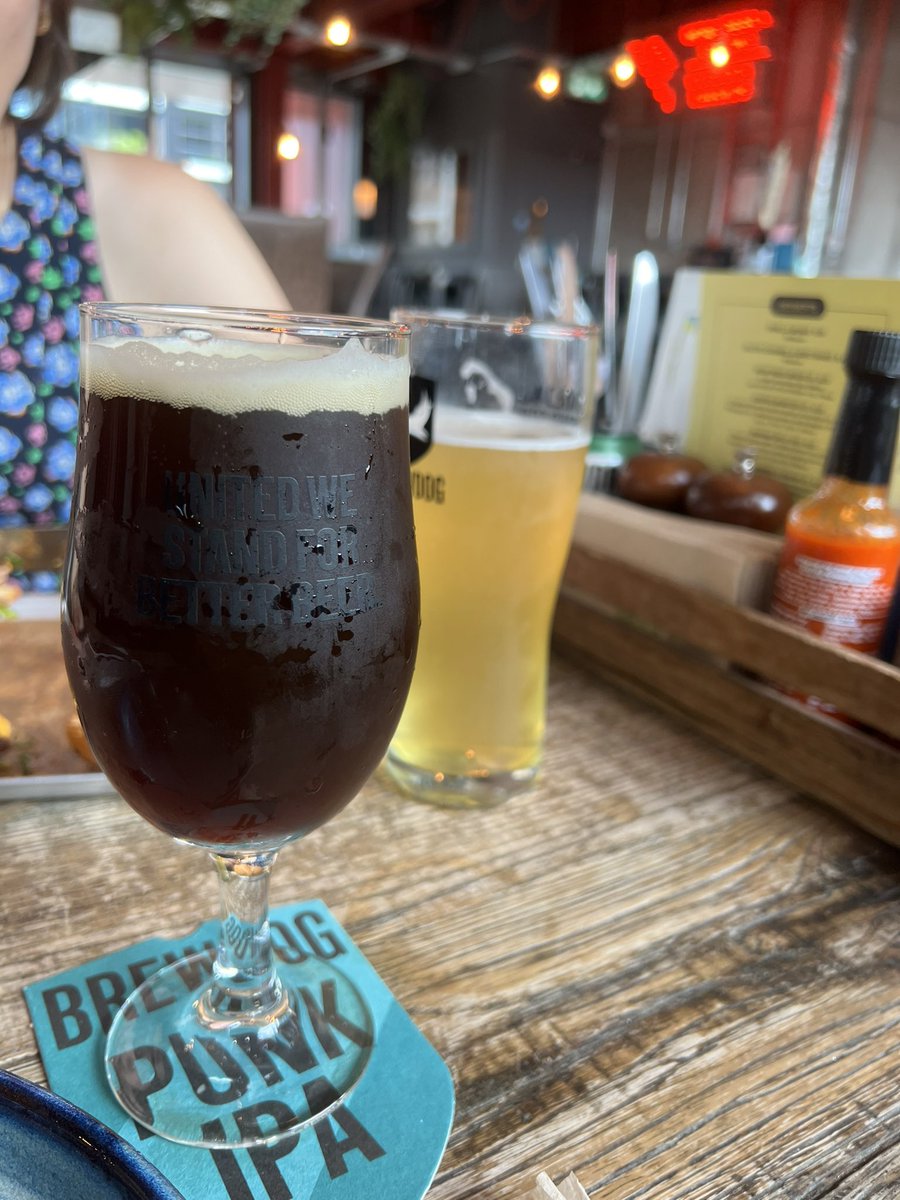 VBrenny's tweet image. Is there a better way to start the weekend than having a bottomless brunch at @BrewDogdublinop?
Gorgeous full breakfast and burger with a side of the Puppet Master, Fiendish Dr. Wu, fifty fifty and the Belgian-like Thatch game.
10/10, would definitely recommend!