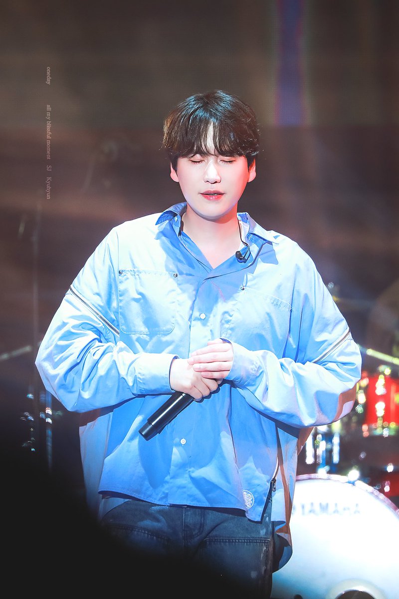 230624 파뮤페

감은 눈 사랑해 속눈썹 사랑해

#규현 #Kyuhyun #슈퍼주니어 #Superjunior