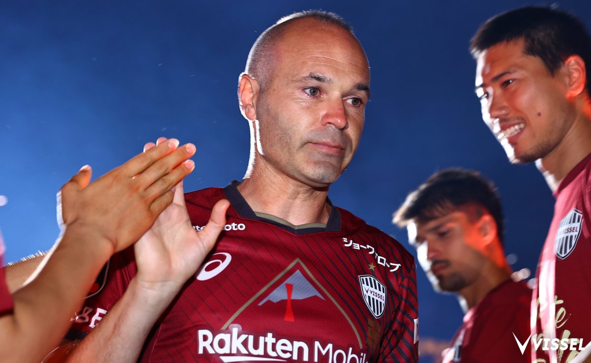 visselkobe's tweet photo. INIESTA KO8E FOREVER Ceremony

#iniestaKO8Eforever❤🤍
#visselkobe #ヴィッセル神戸 https://t.co/Uc9b1VrV70