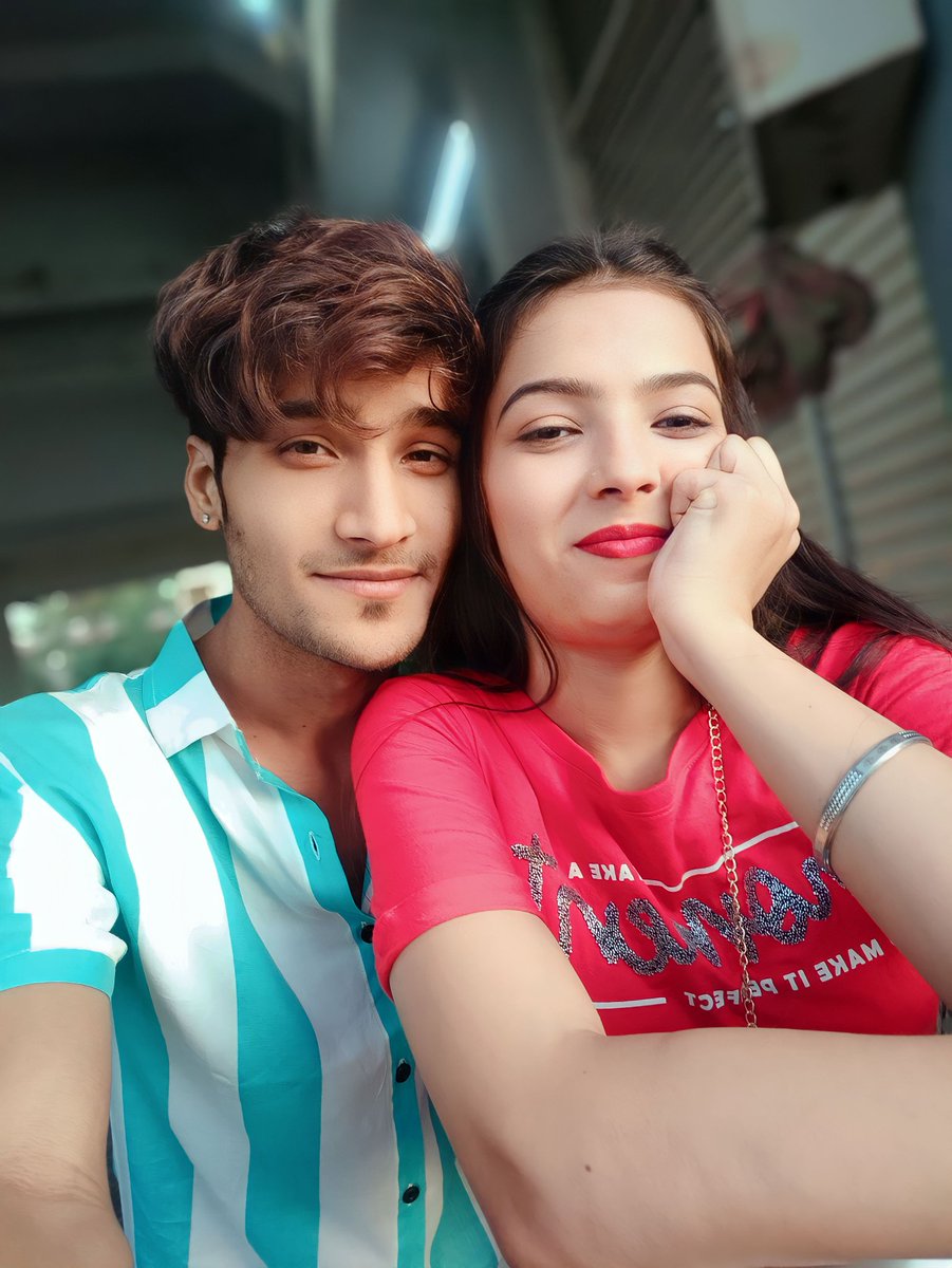GulshanPreet5's tweet photo. This is my queen 👑 of life 💕🥰
#Twitter #love #cupple #gulshanpreetanju #Indian https://t.co/eUN2oxXjdw