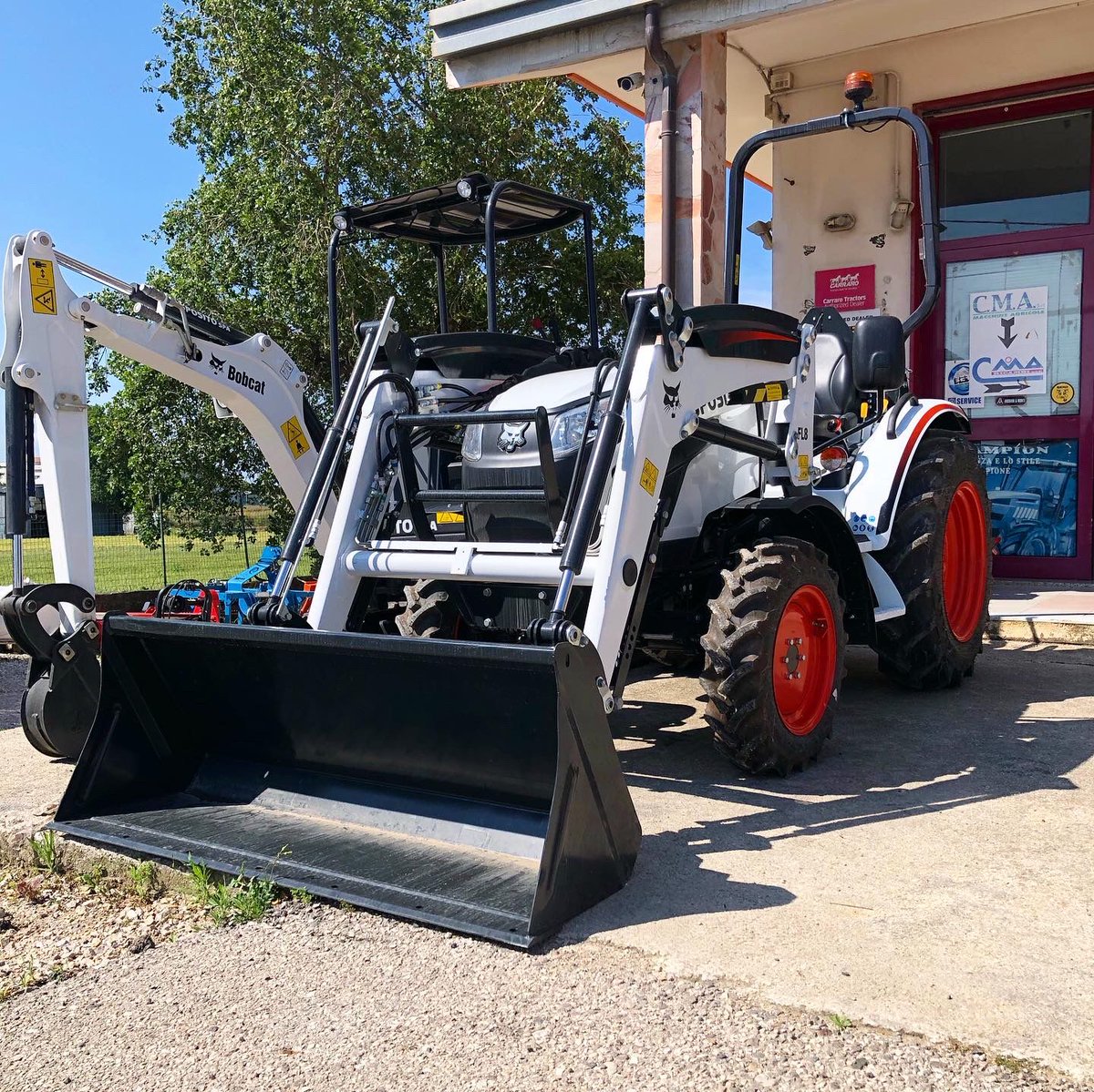 CMAsrl's tweet photo. Un #trattore compatto con ROPS e motore Stage V da 40 HP efficiente

NEW #BOBCAT CT2040 

#Tractor #CMAsrl #Bobcatequipment https://t.co/eKWKWXkLP8
