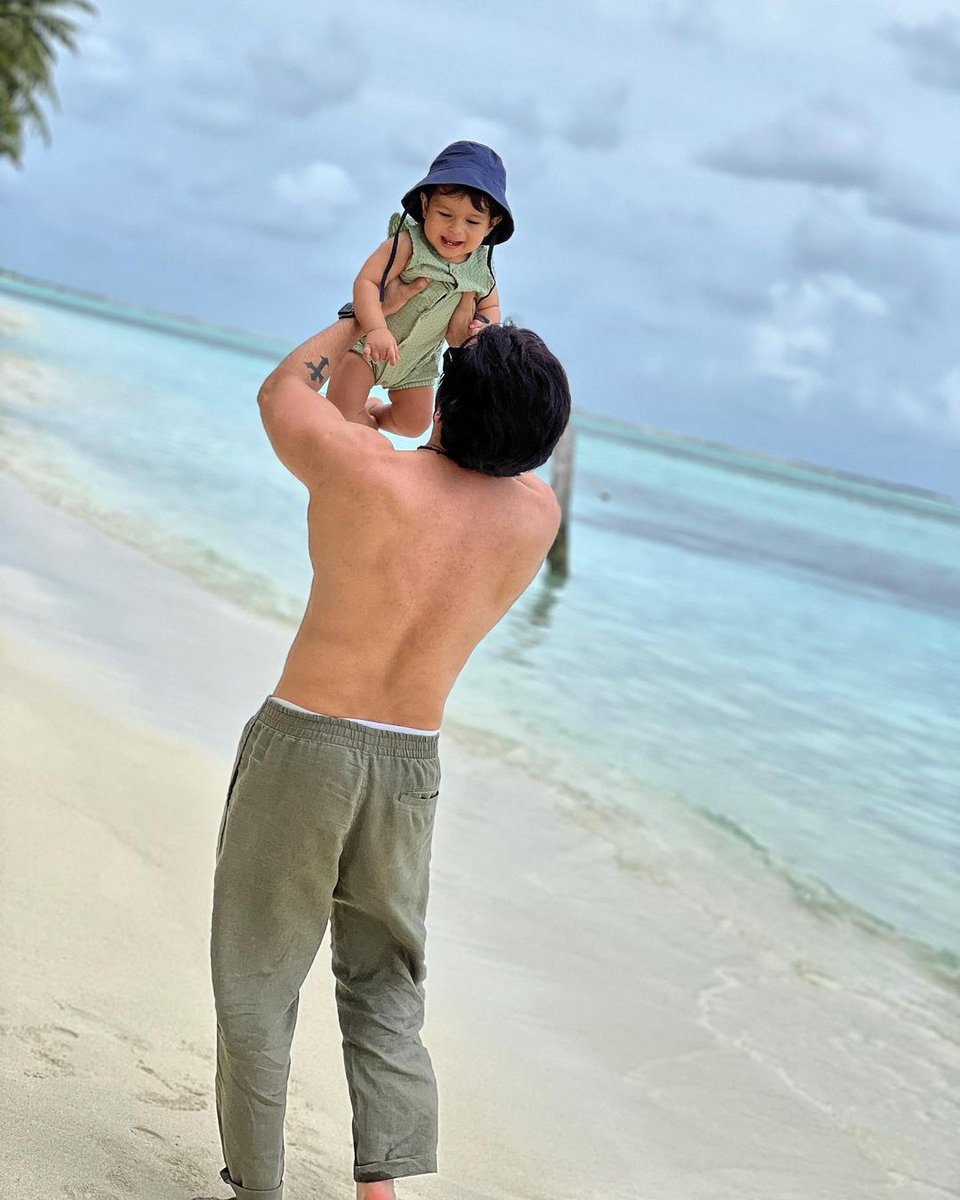 MandyVogel4's tweet photo. Cutes Dad & Son Duo
@DheerajDhoopar @zayndhoopar1 ♾️🥰❤️🧿
#dheerajdhoopar #zayn #vinnyaroradhoopar #viray #father https://t.co/xrQgNRk7ku