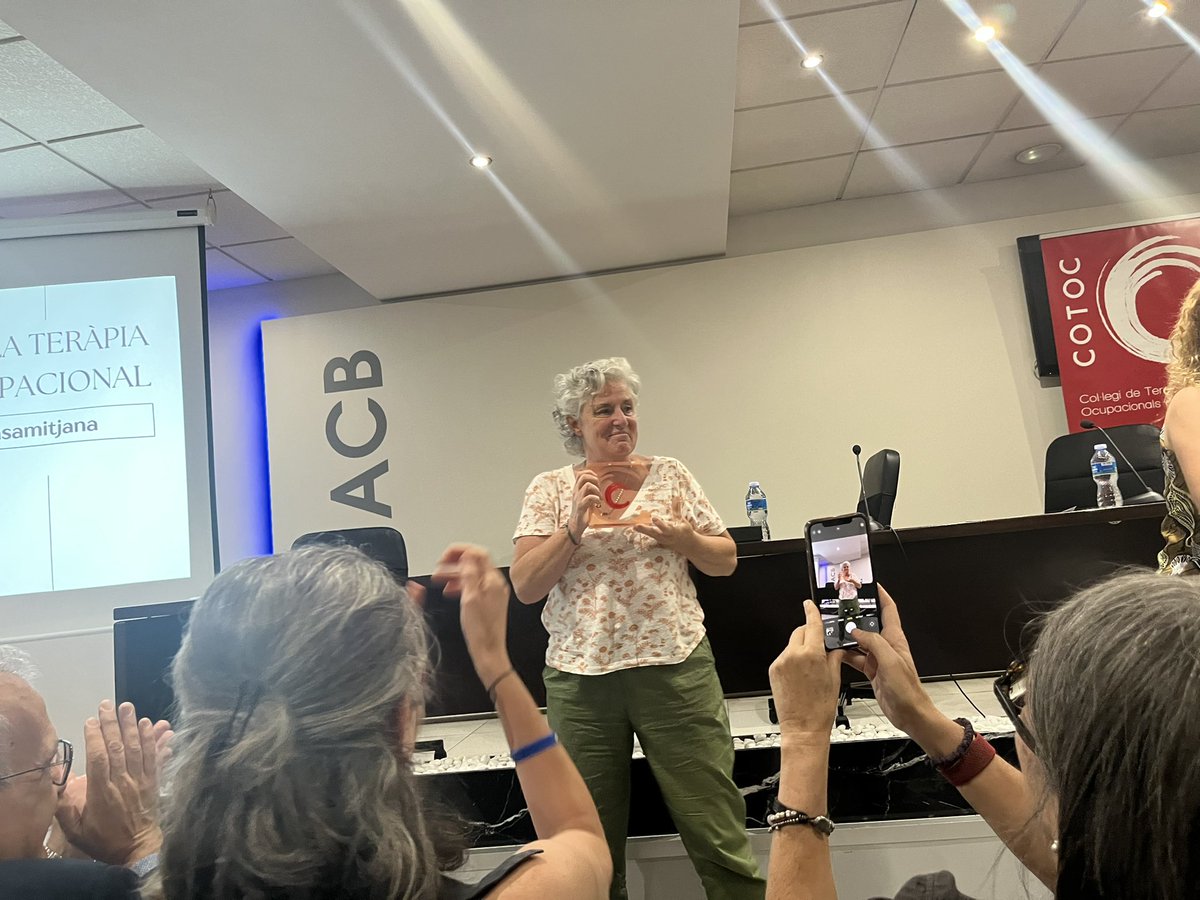 Ben merescut reconeixement a la <a href="/magdacas/">Magda Casamitjana</a> com “amiga de la TO”, Per ajudar-nos a obrir portes en la nostra professió, Gràcies!! <a href="/COTOC_cat/">COTOC</a> #terapiaocupacional #salutmental
