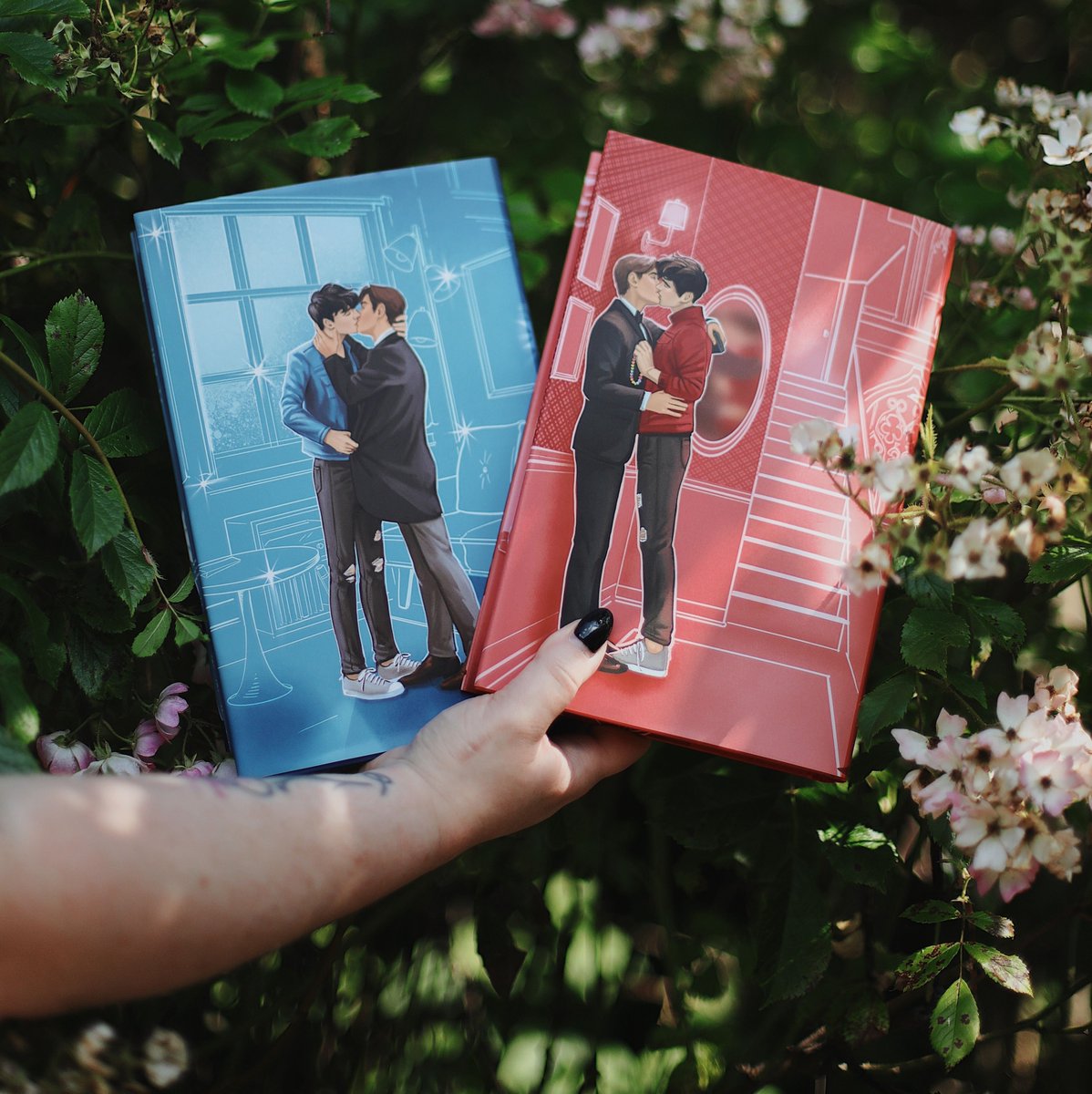 To celebrate London Pride, we’re having a flash sale! Our Afterlight Exclusive: London Calling set is 25% off until midnight tonight 🥳

Discount applied at checkout; sale ends 23:59PM (UK time) on Saturday 1 July 2023.

💖 bit.ly/AL_LondonCalli…
