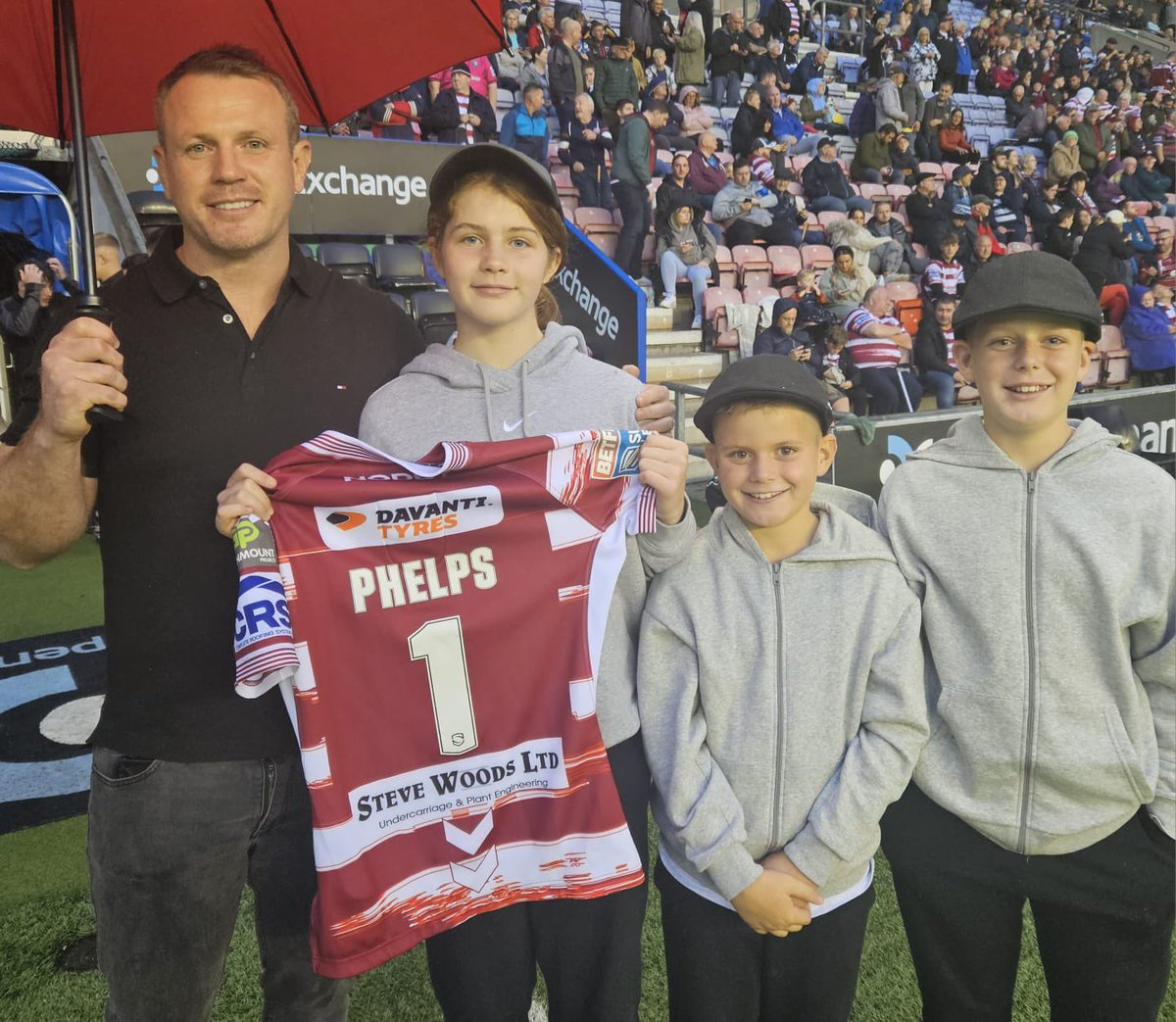 👏 It was fantastic to welcome Cameron Phelps back to Wigan and the DW Stadium last night on his visit to the UK! 

#WWRL