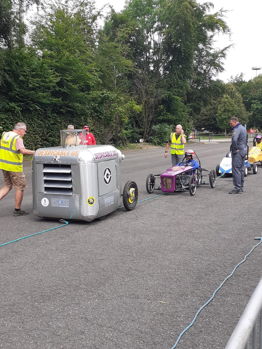 All set for the @Hull4Heroes <a href="/SoapboxHessle/">HB Soapbox Derby</a> at the Humber Bridge car park. Fire and water safety advice and plenty of thrills and spills to come no doubt. #soapbox #Hull4Heroes
