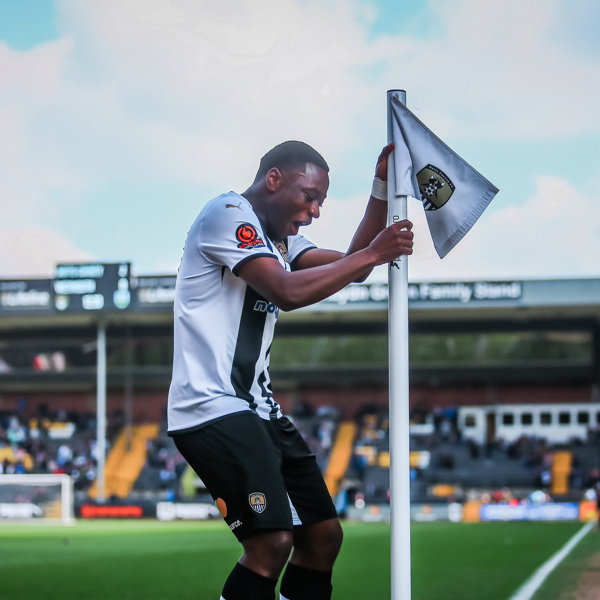 ncfcosa's tweet image. New contract for @AaronNemane11 who played a big part in our promotion last season. Including that last ditch tackle against Boreham Wood 😍