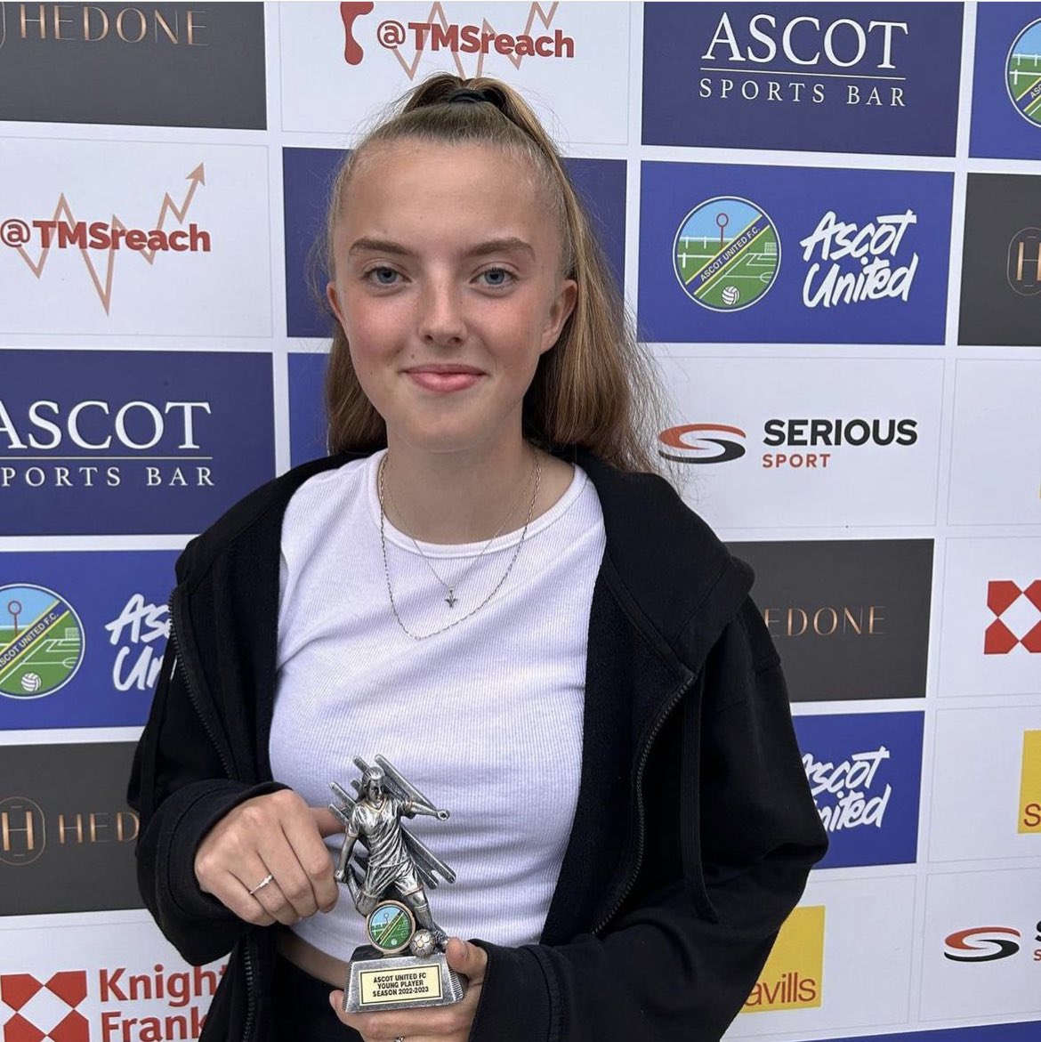 MichHumphreys's tweet photo. Chloe’s hard work pays off. 3 individual and 2 team awards. ⚽️proud parents. 
-Young player of the season for Ascot  Ladies team
- Captaining U18s JPL league title
-  League cup with Ascot Ladies
- Parents player of the year U18s
- Young Female player of the season in Berkshire https://t.co/X9BUVWRaQY